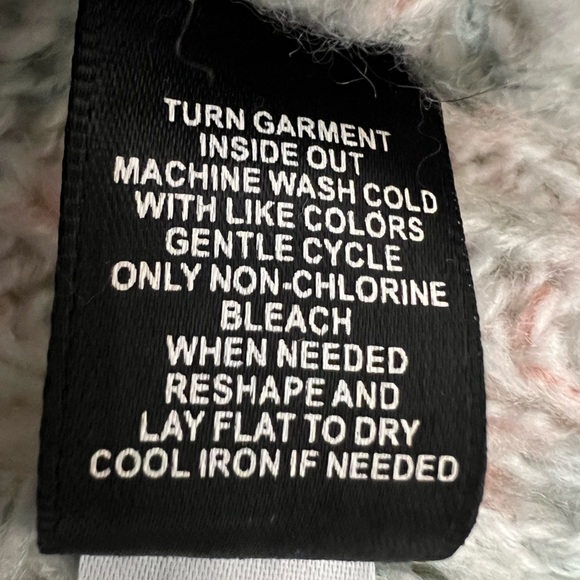 NWOT Torrid cute mock neck white peach green grey soft fuzzy sweater size 1X - Picture 14 of 16